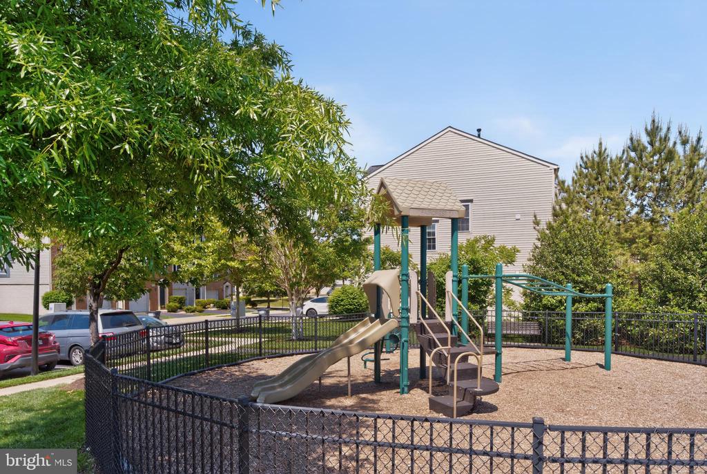 5369 CRIMSON SKY COURT