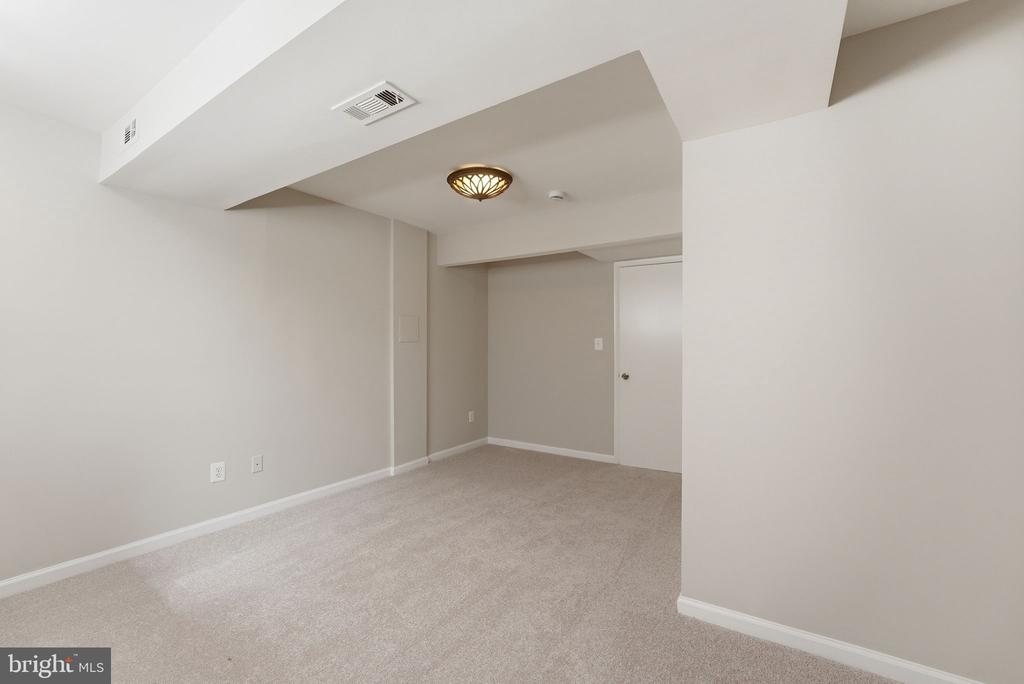 11556 LINKS DRIVE