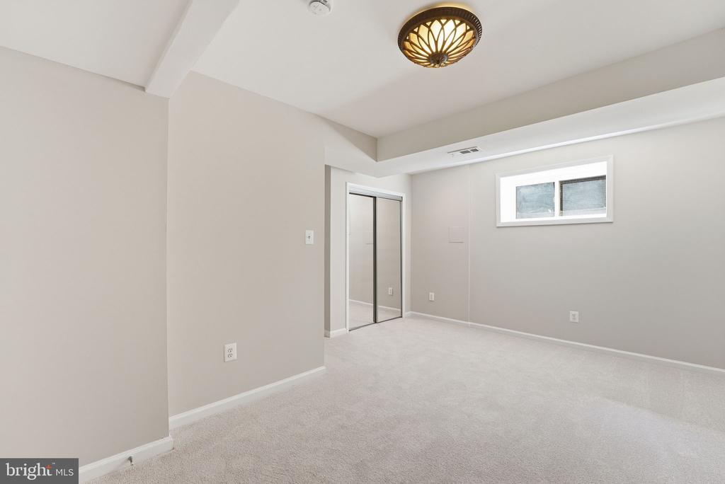 11556 LINKS DRIVE