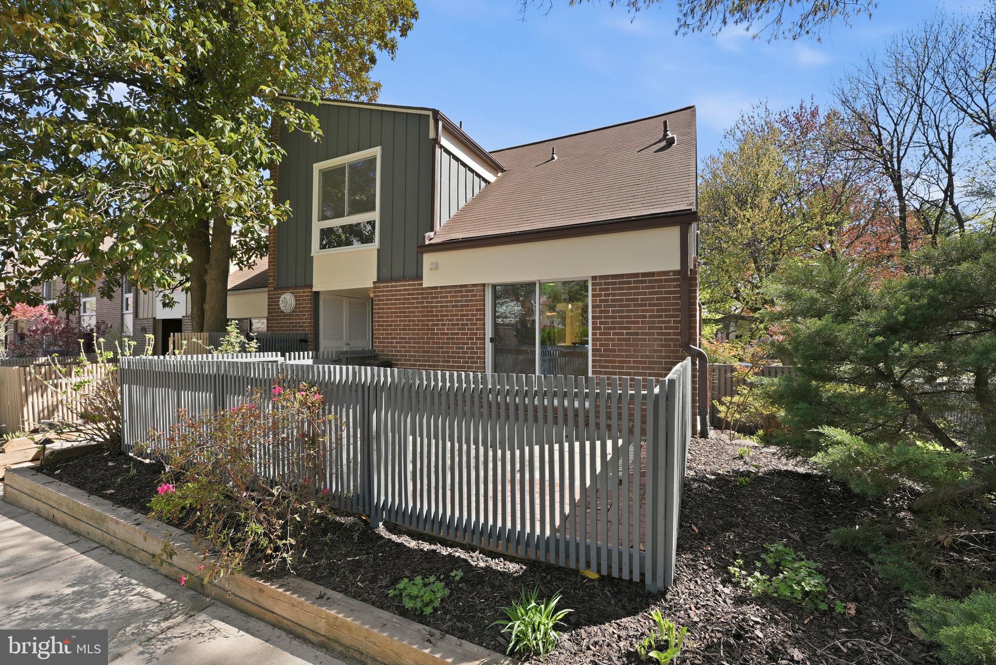 11556 LINKS DRIVE