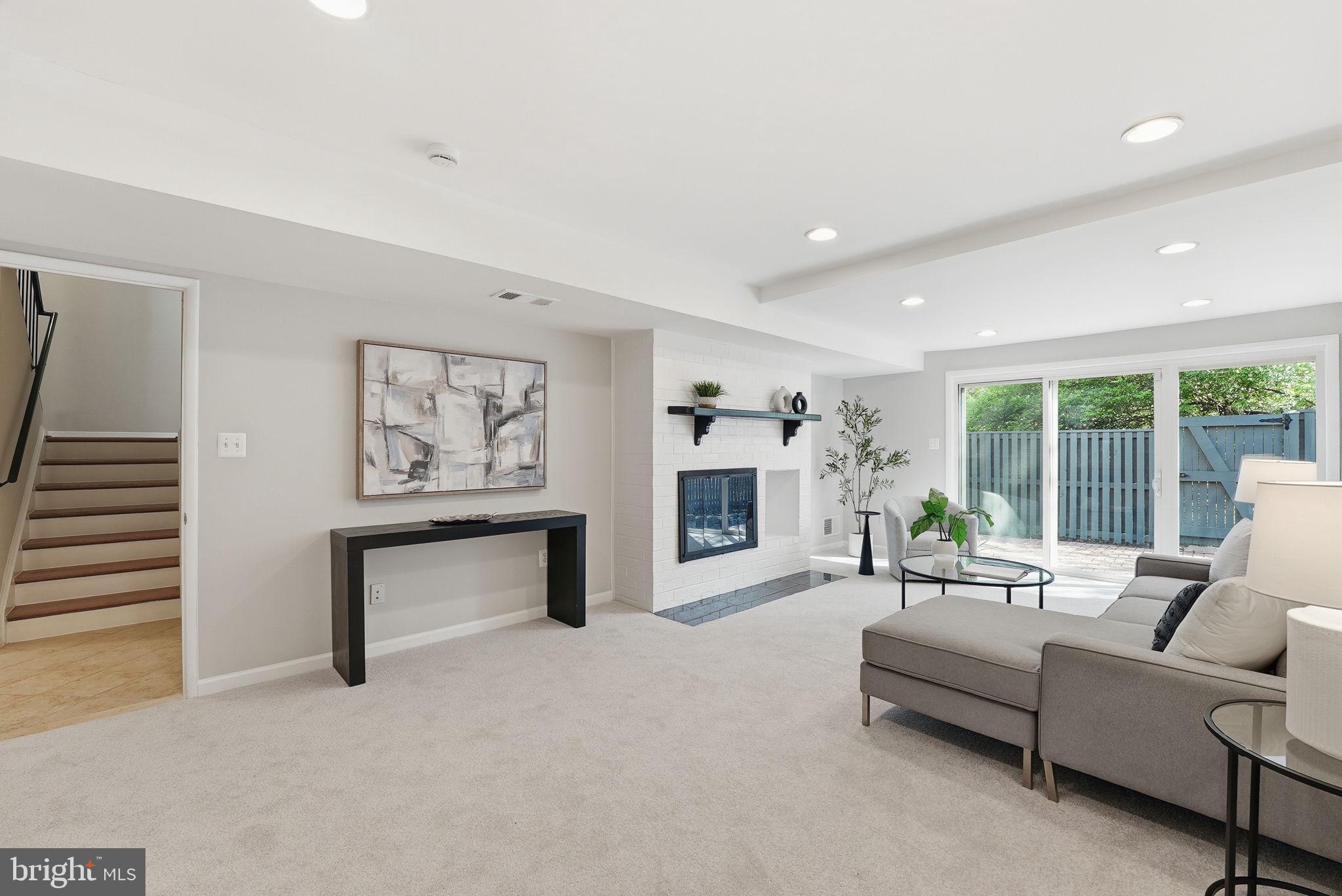 11556 LINKS DRIVE