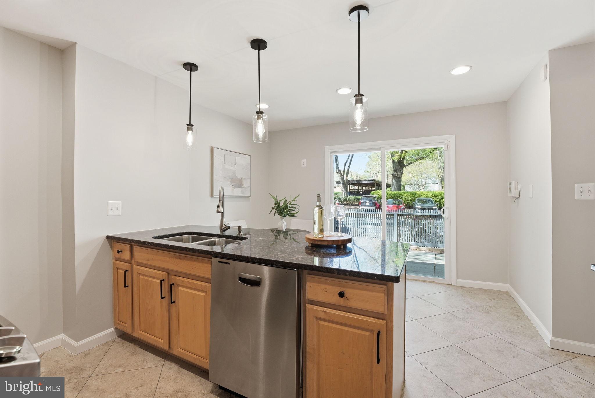 11556 LINKS DRIVE