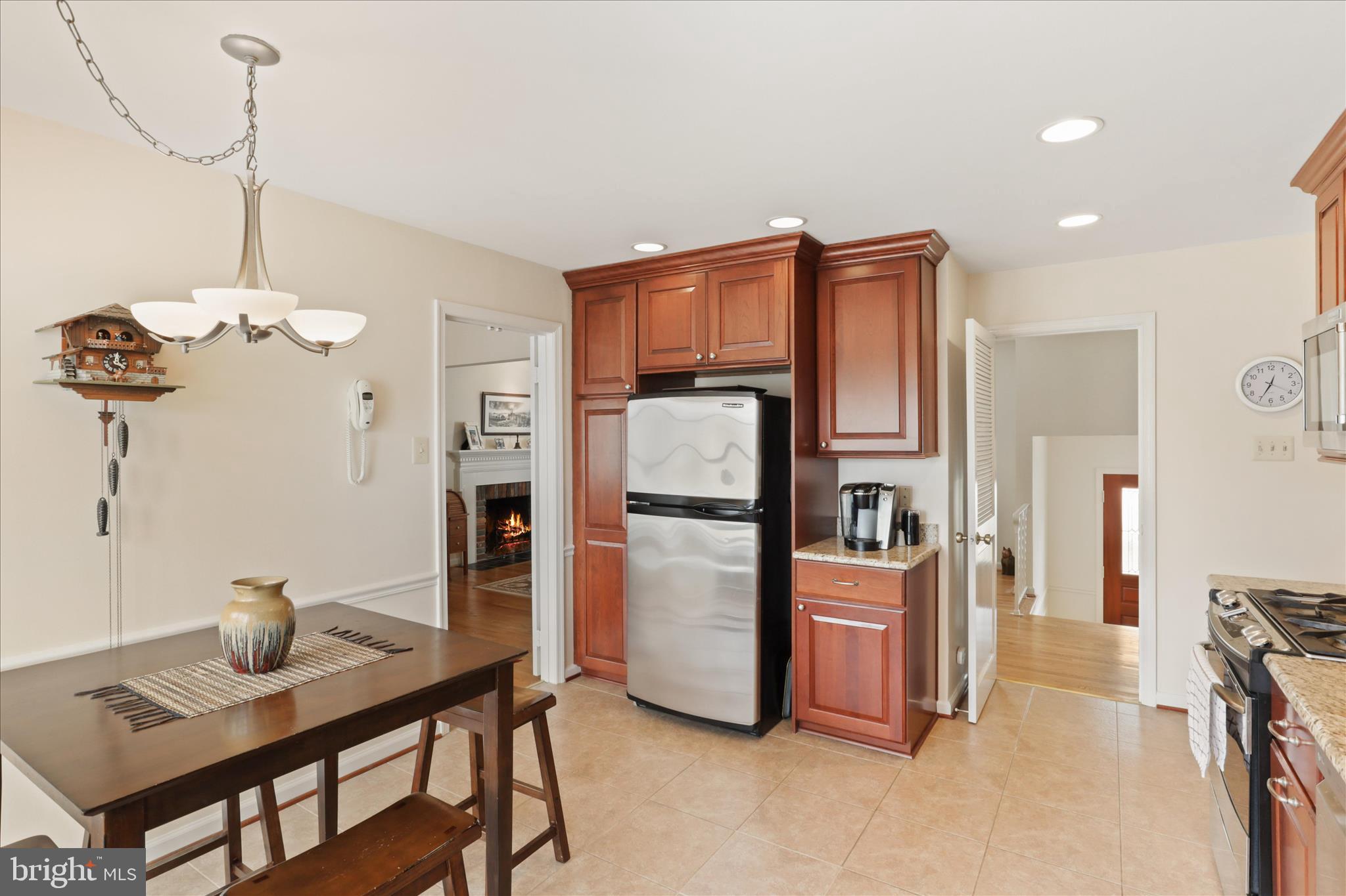 3821 KING ARTHUR ROAD