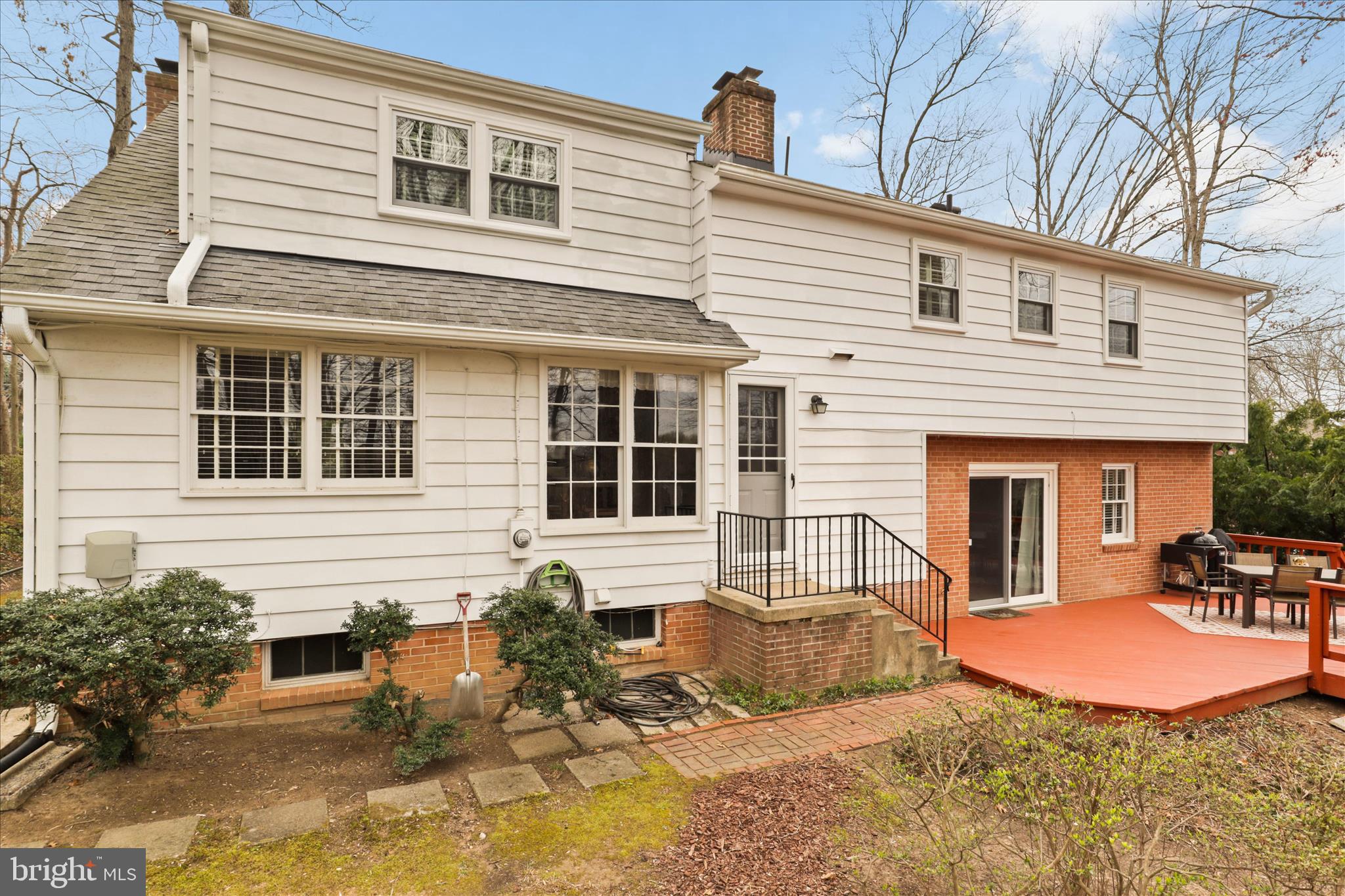 3821 KING ARTHUR ROAD