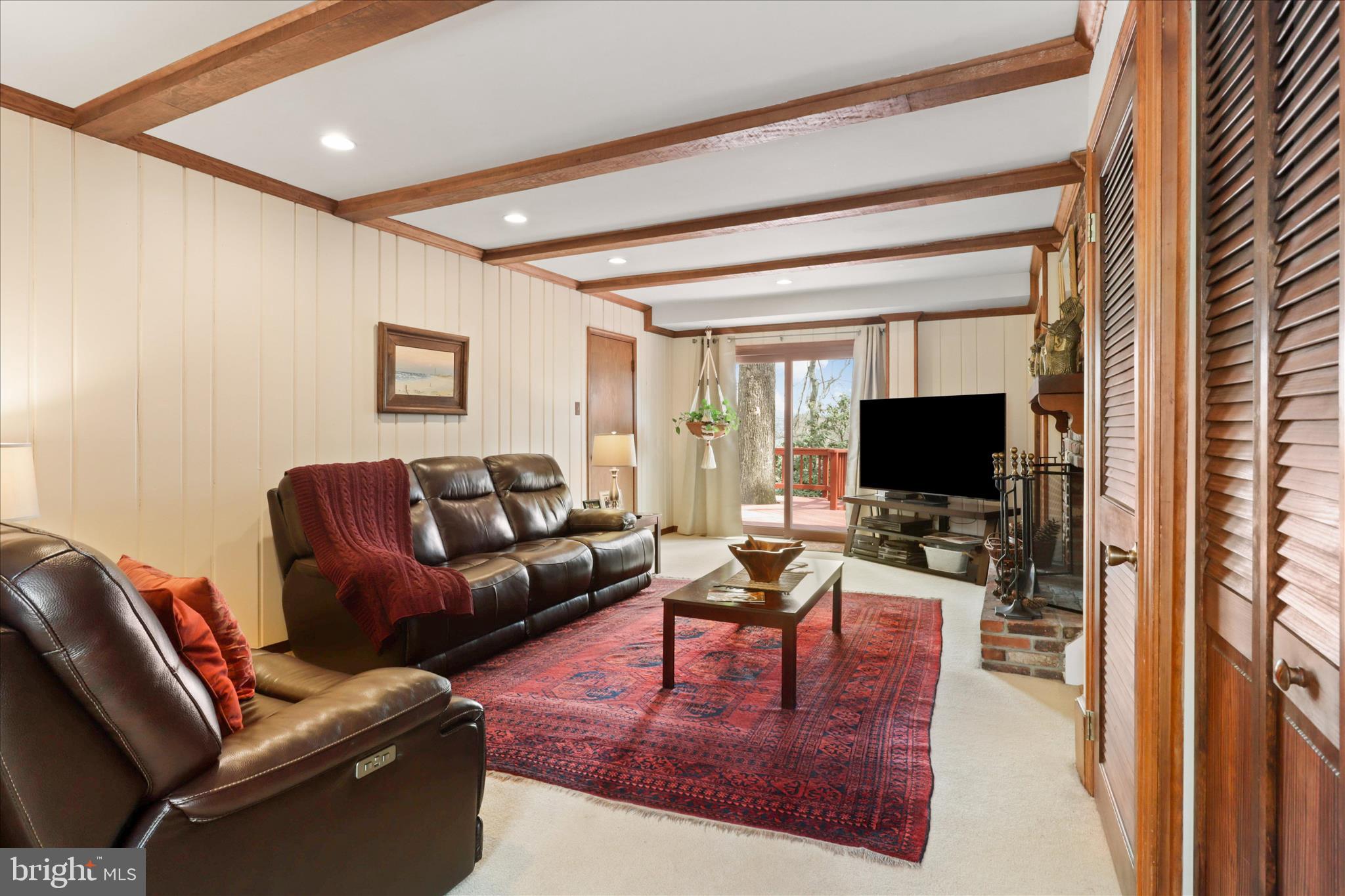 3821 KING ARTHUR ROAD