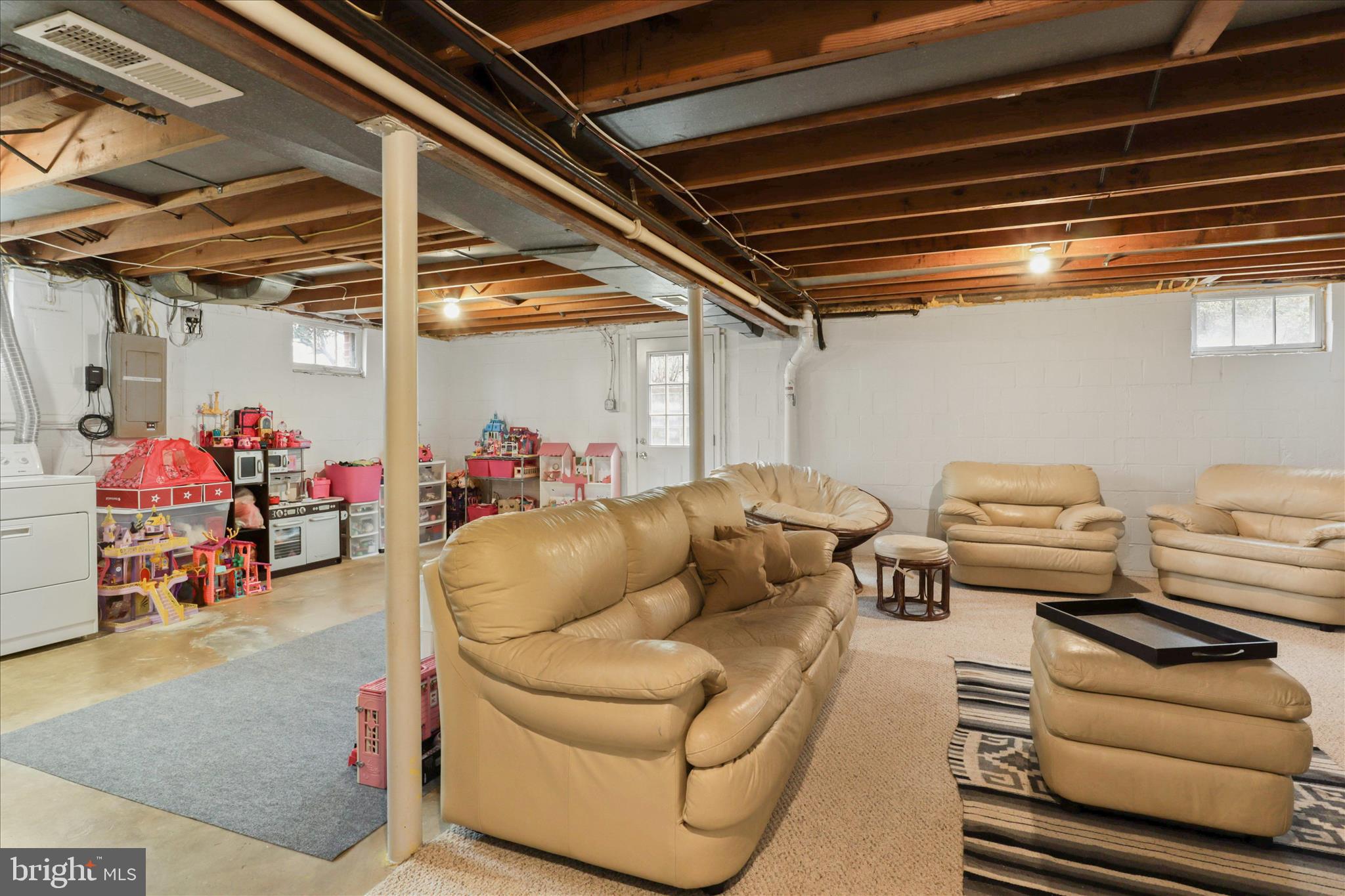 3821 KING ARTHUR ROAD