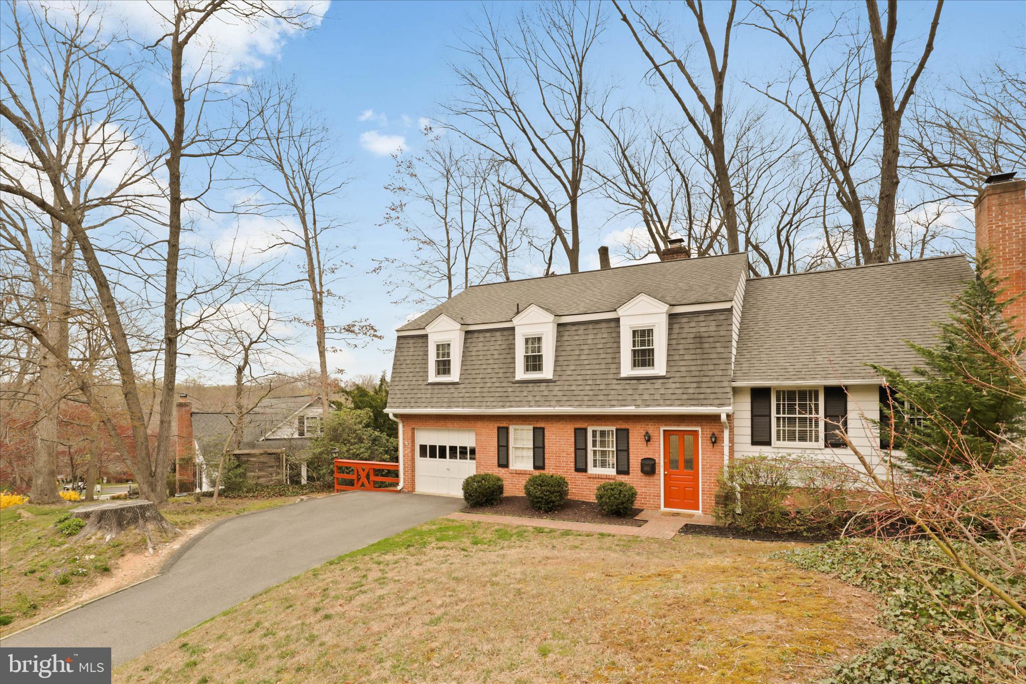 3821 KING ARTHUR ROAD