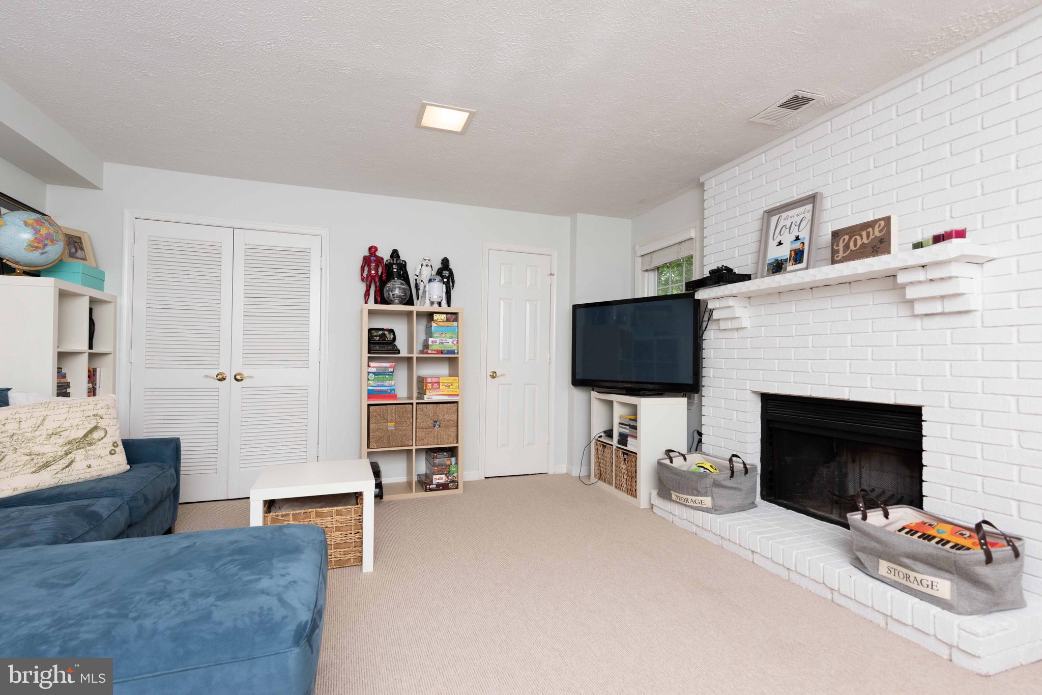 2036 PIERIS COURT