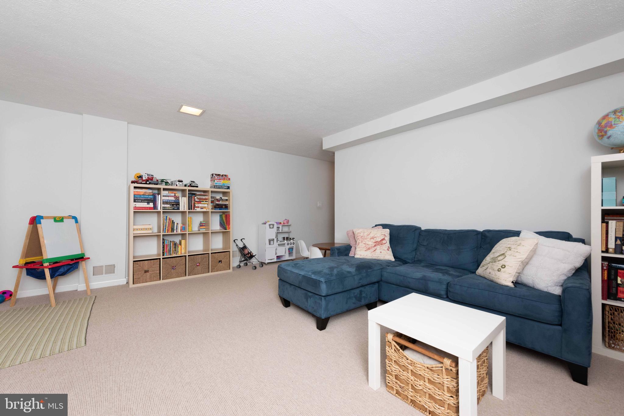 2036 PIERIS COURT