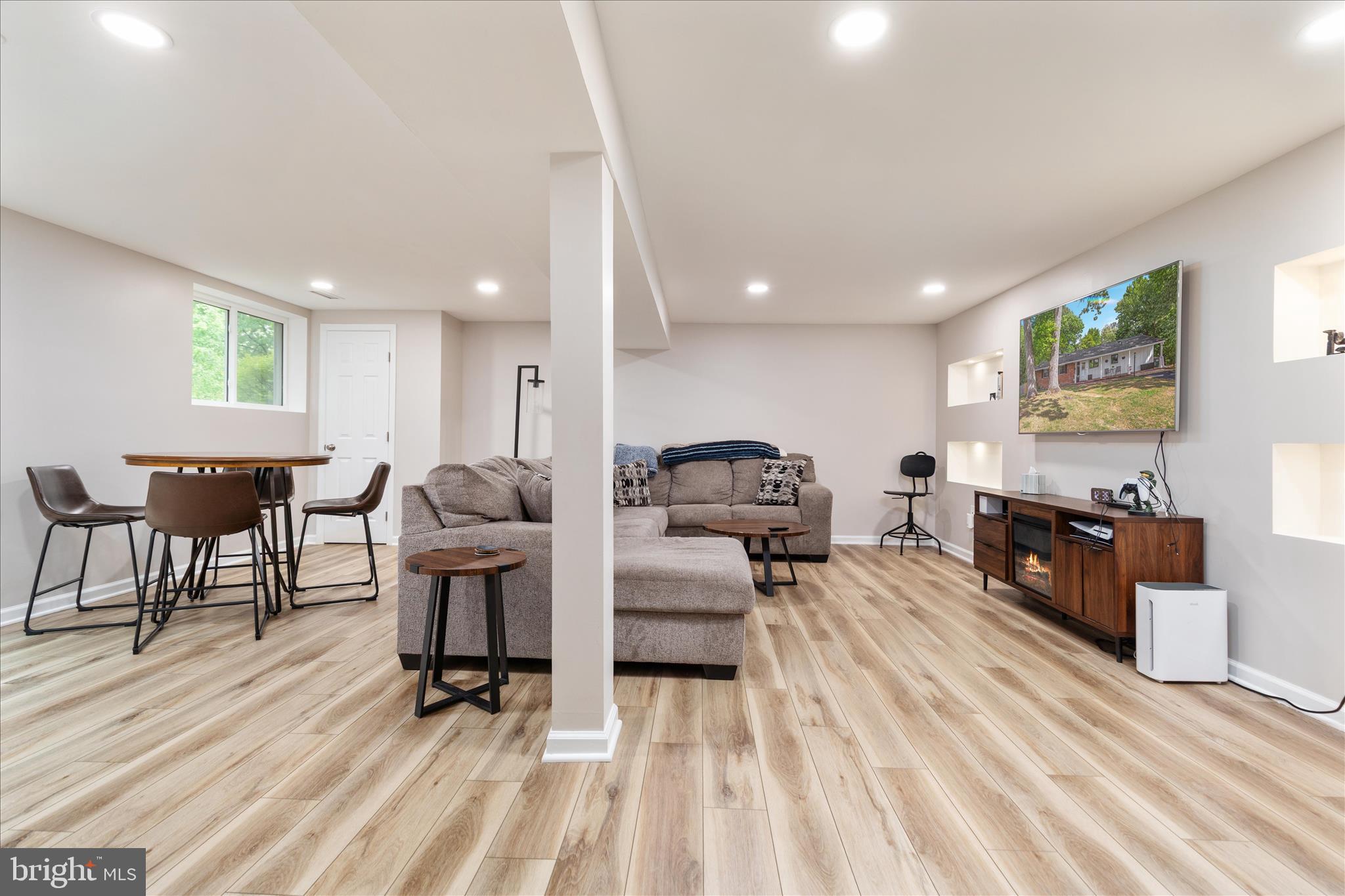 4607 MAYOR PLACE