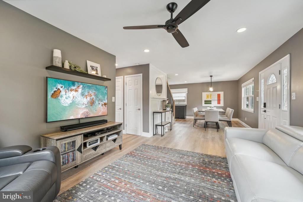 3003 ELMWOOD DRIVE