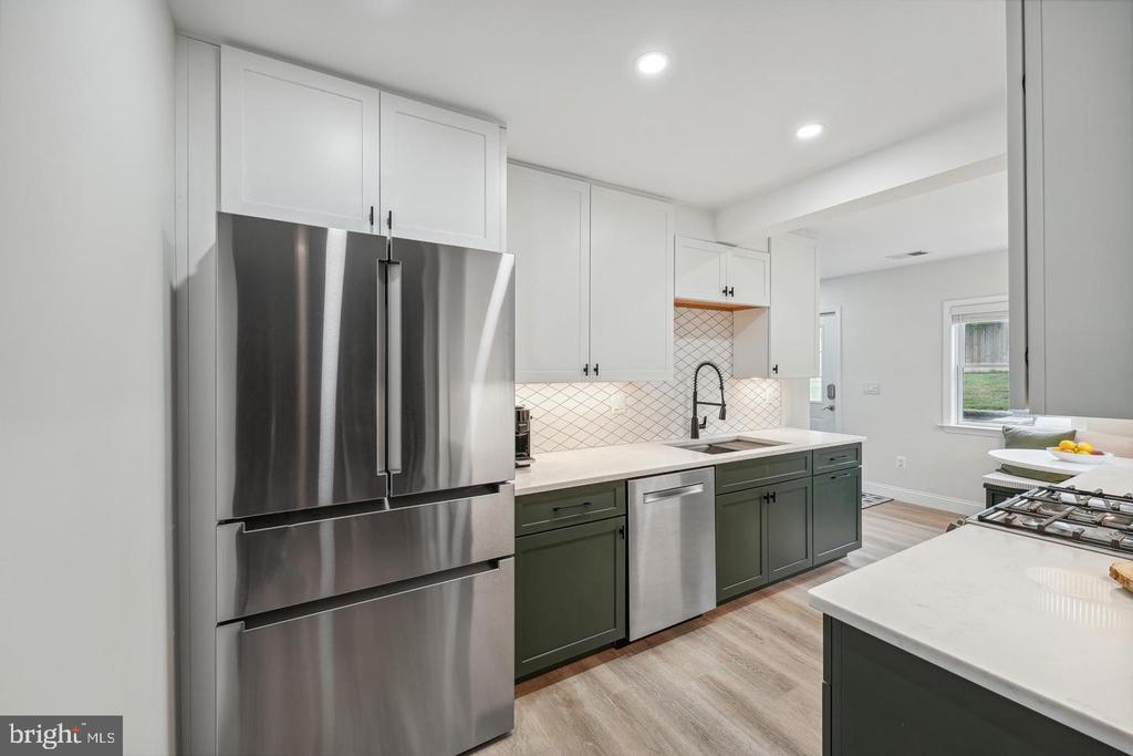 3003 ELMWOOD DRIVE