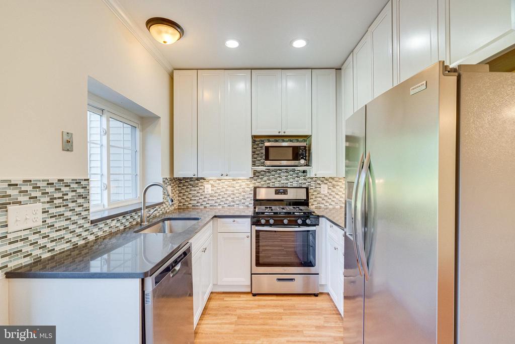 12114 WEDGEWAY COURT