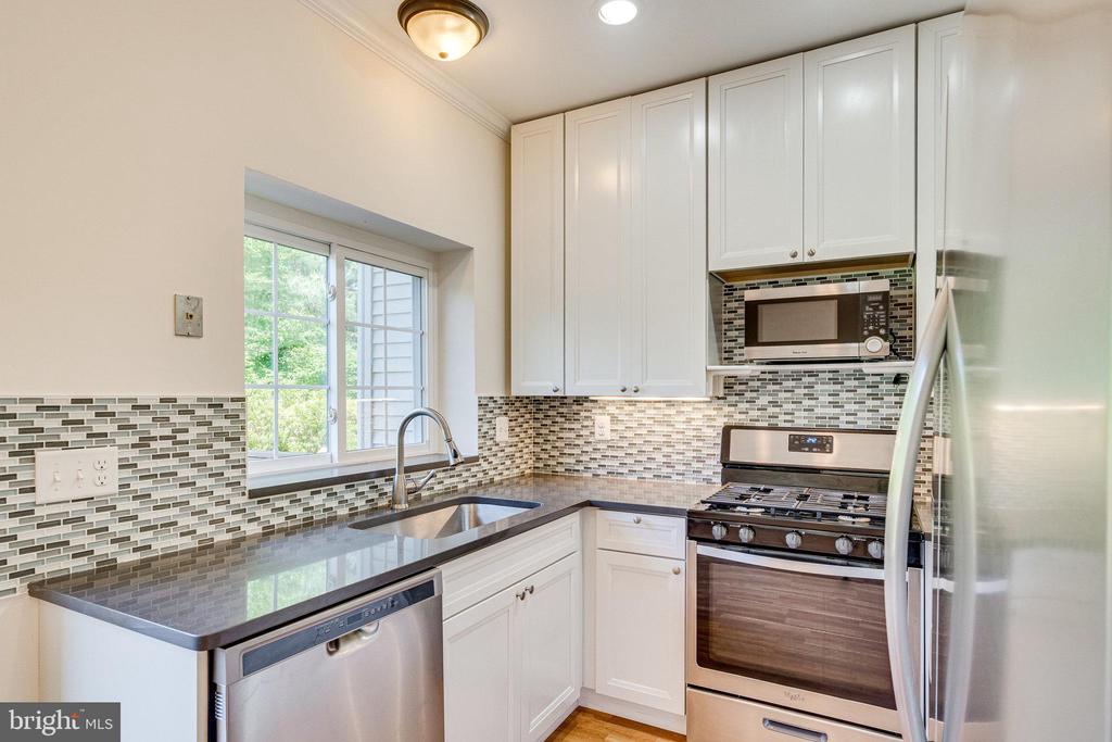 12114 WEDGEWAY COURT