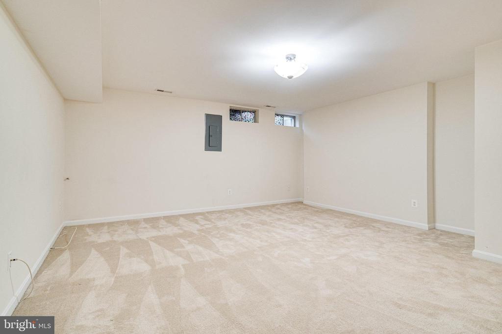 12114 WEDGEWAY COURT