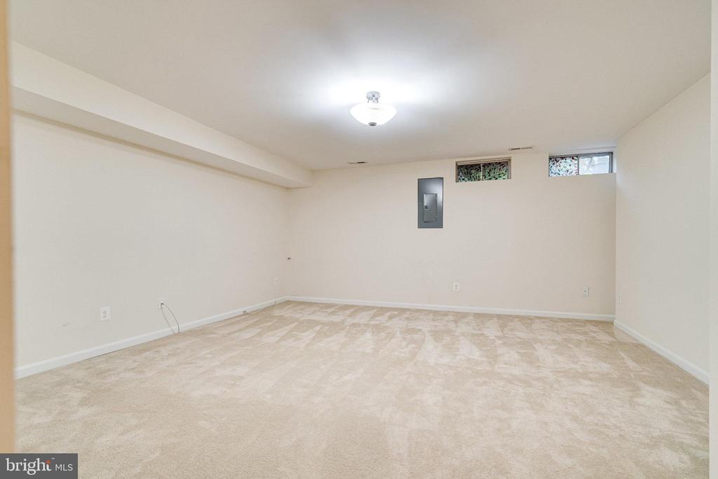 12114 WEDGEWAY COURT