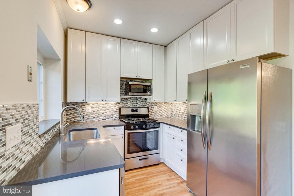 12114 WEDGEWAY COURT