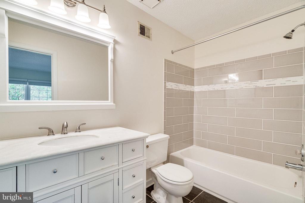 12114 WEDGEWAY COURT