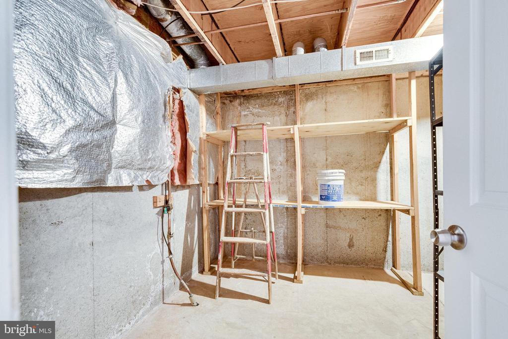 12114 WEDGEWAY COURT