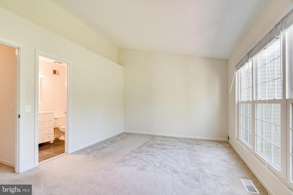 12114 WEDGEWAY COURT