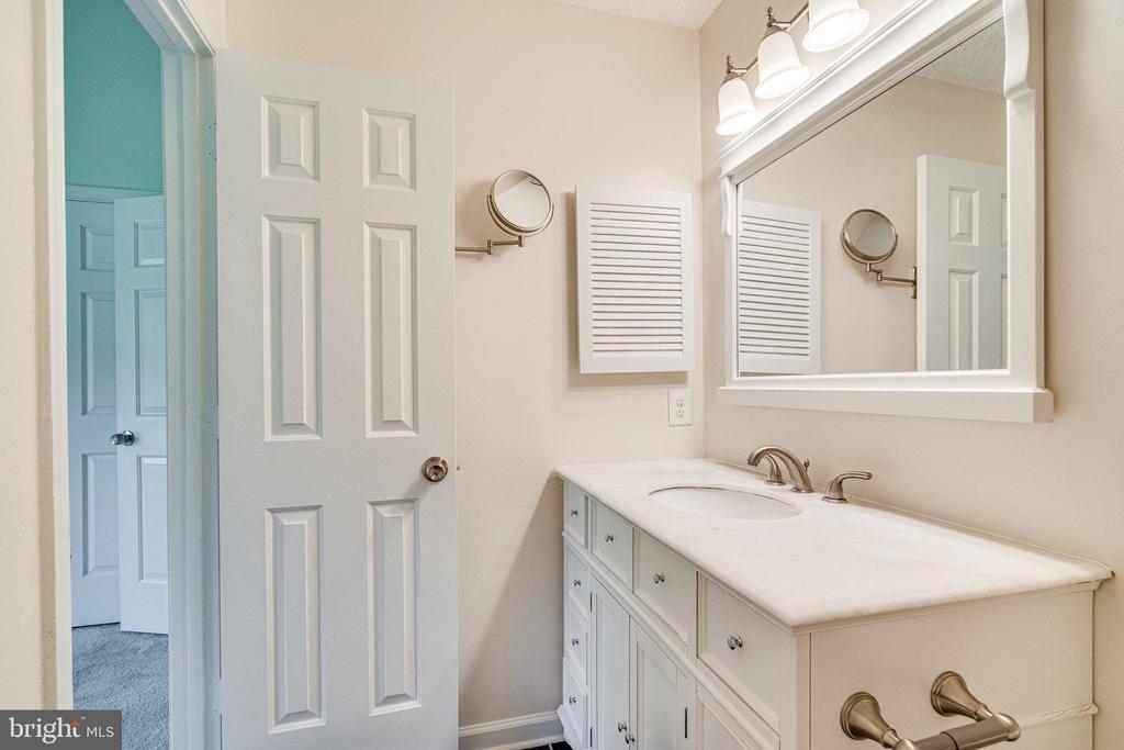 12114 WEDGEWAY COURT