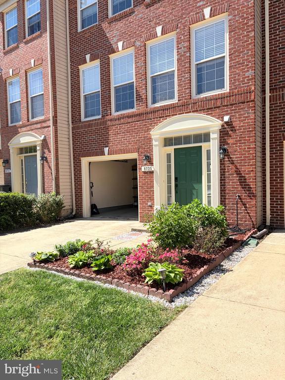 8735 MILL TOWNS COURT