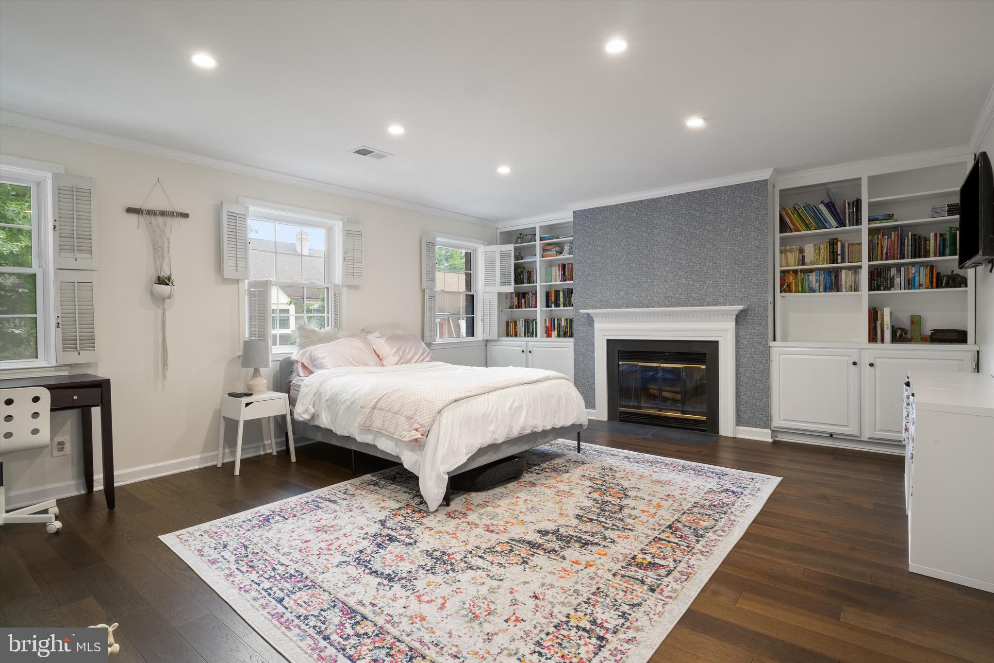 6369 BRAMPTON COURT