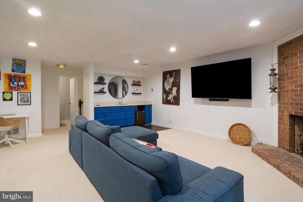 6369 BRAMPTON COURT