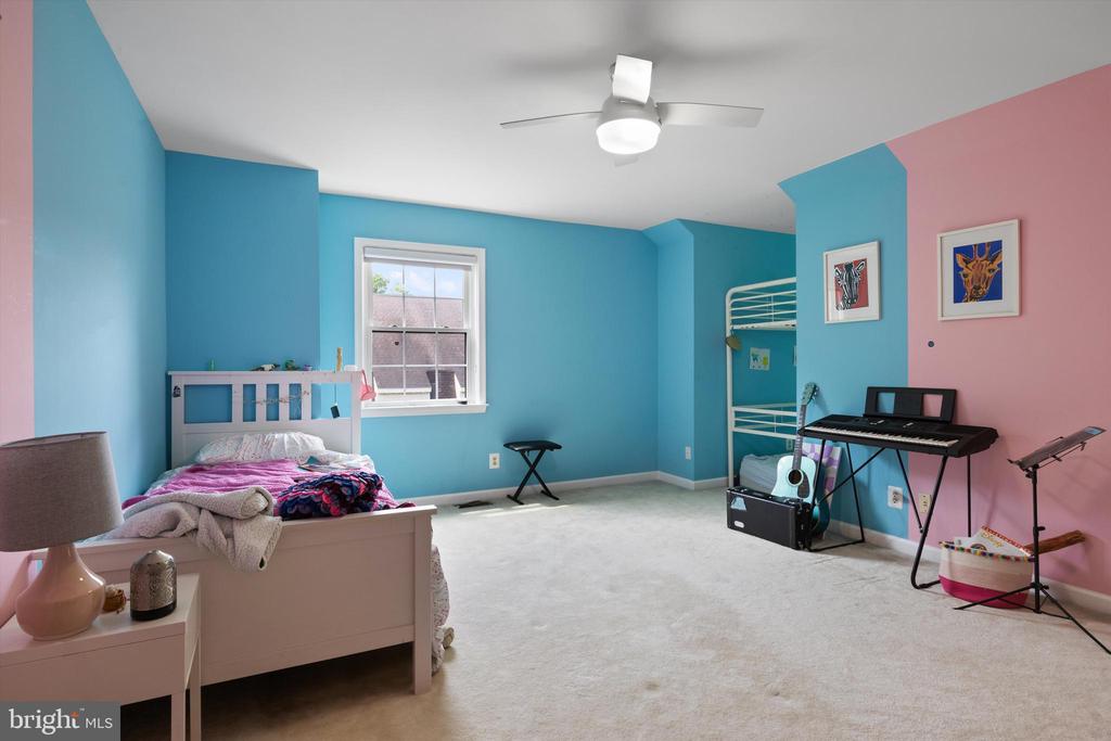 6369 BRAMPTON COURT