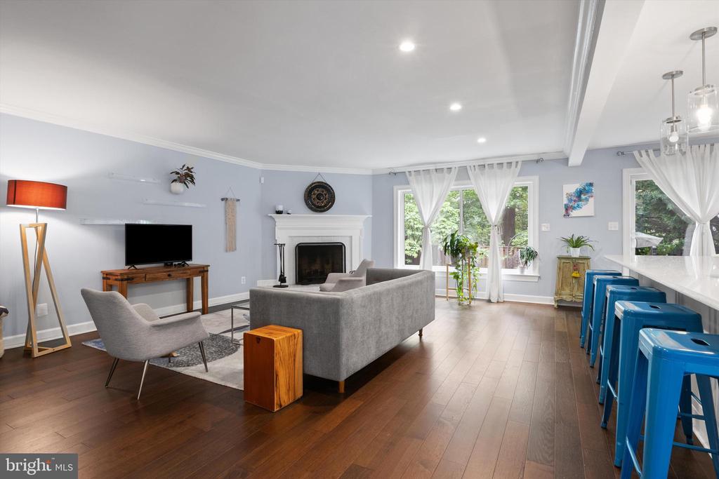 6369 BRAMPTON COURT