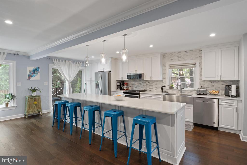 6369 BRAMPTON COURT