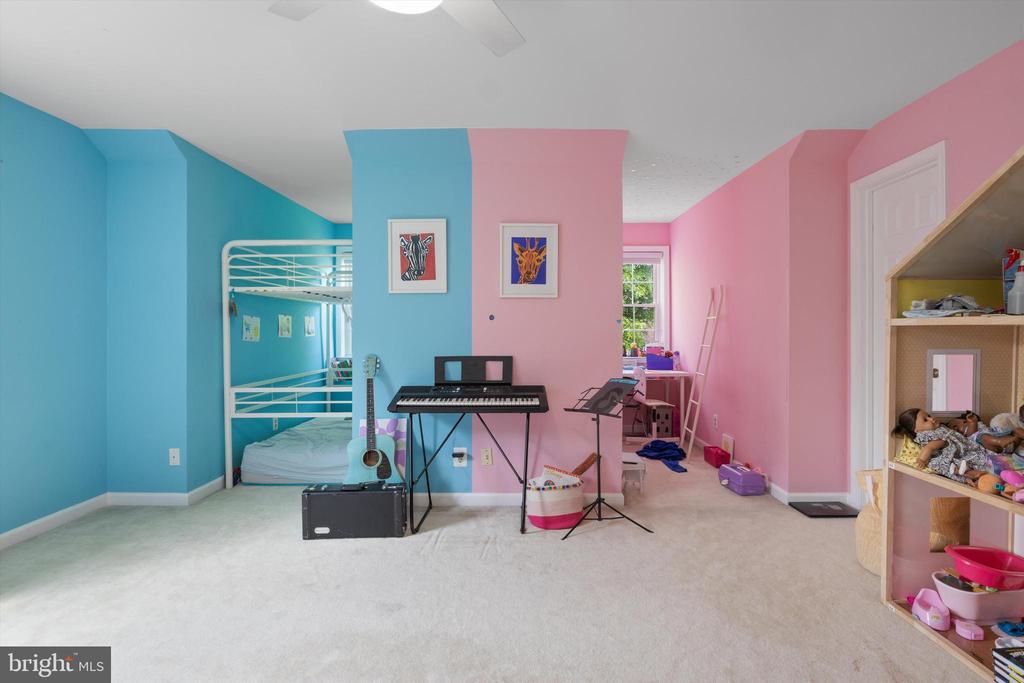 6369 BRAMPTON COURT