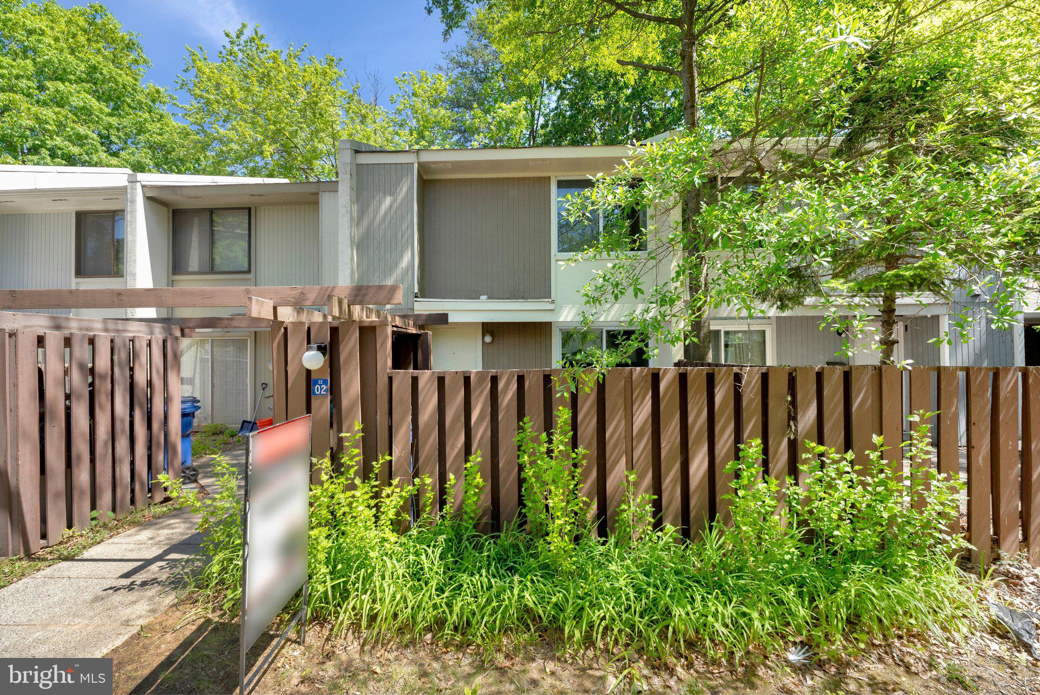 2202 SOUTHGATE SQUARE