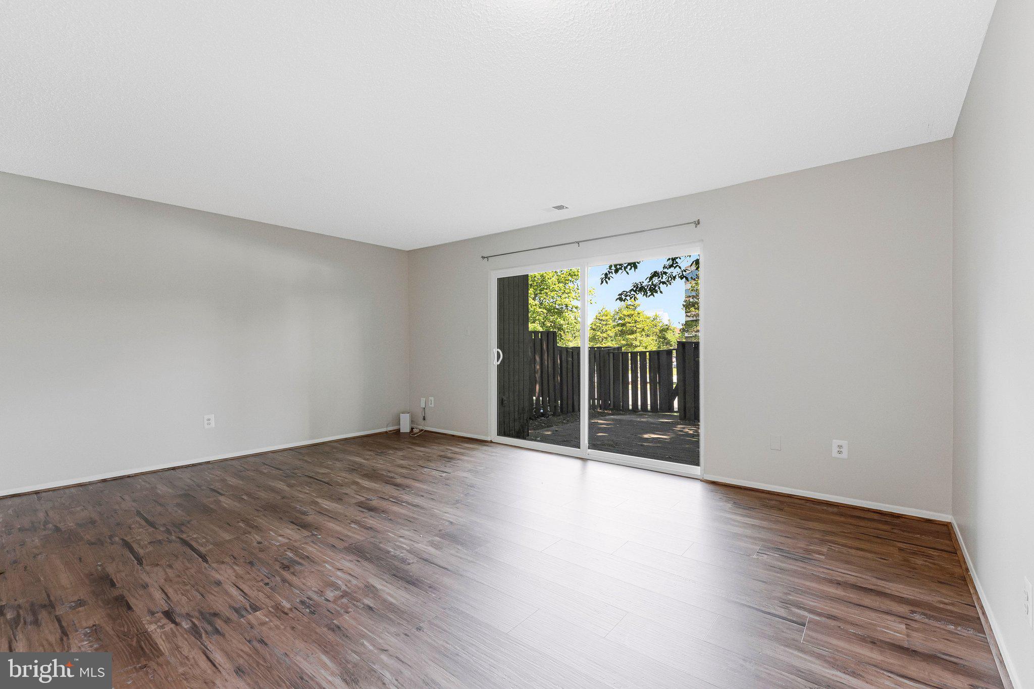 2202 SOUTHGATE SQUARE