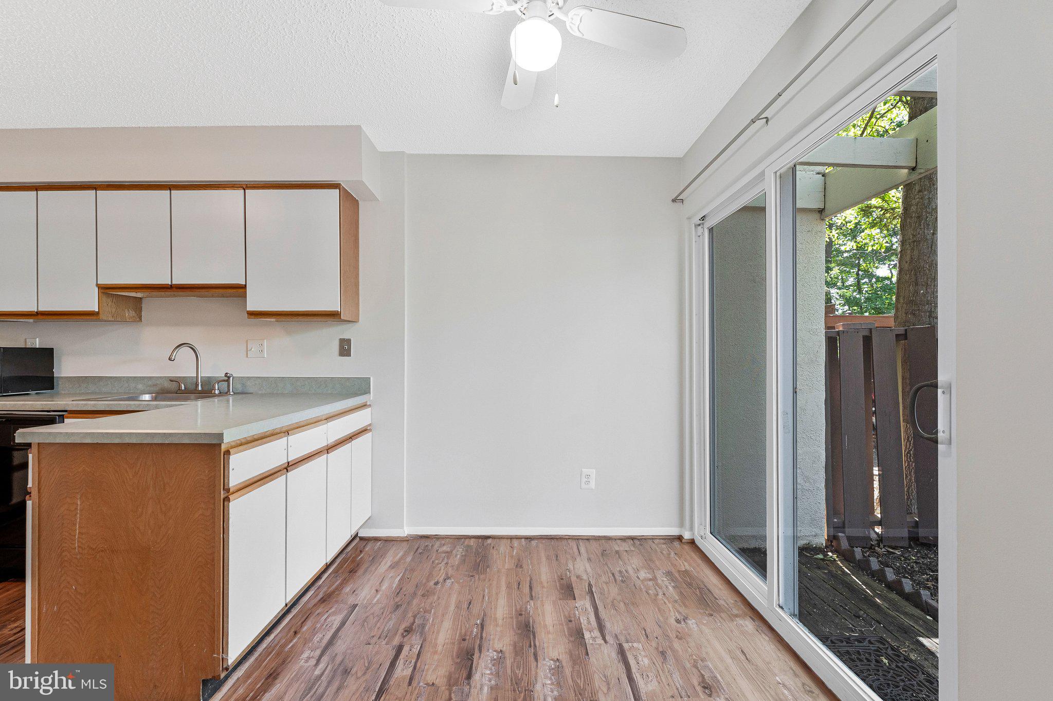 2202 SOUTHGATE SQUARE