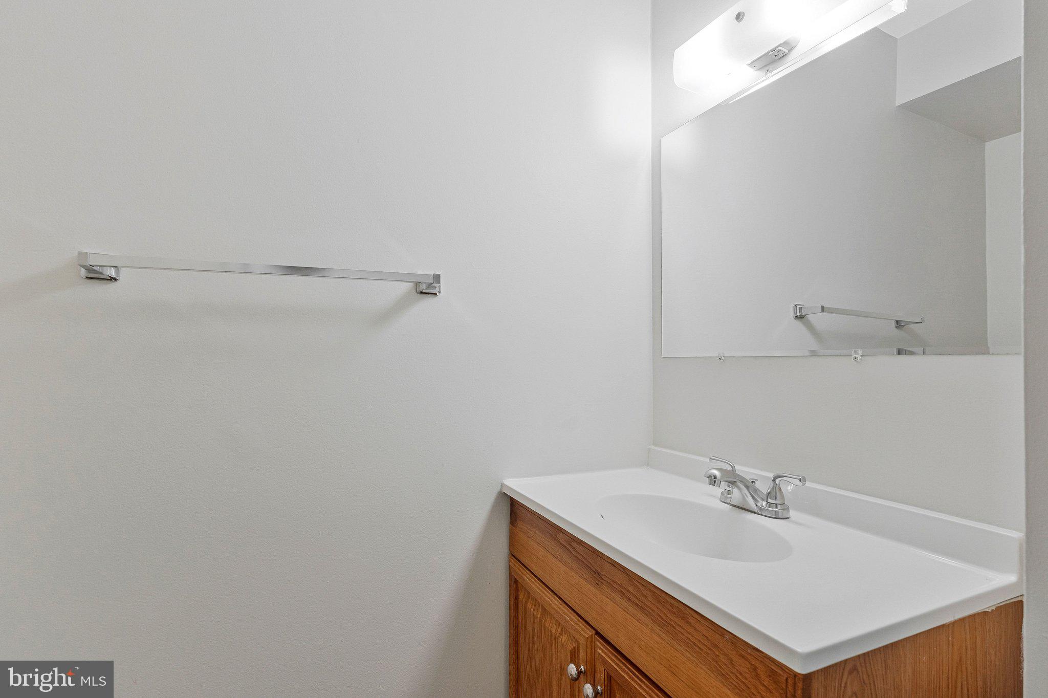 2202 SOUTHGATE SQUARE