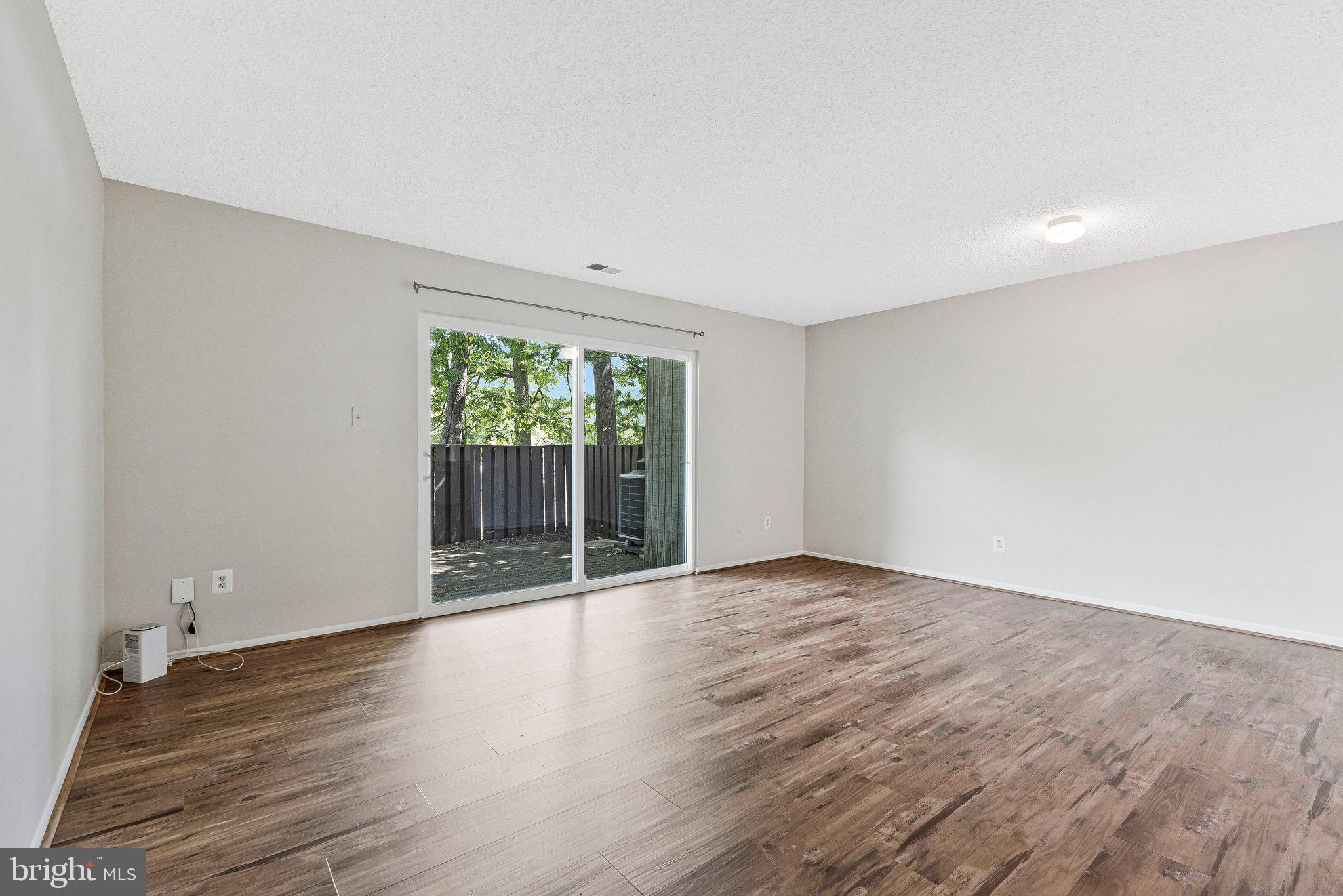 2202 SOUTHGATE SQUARE