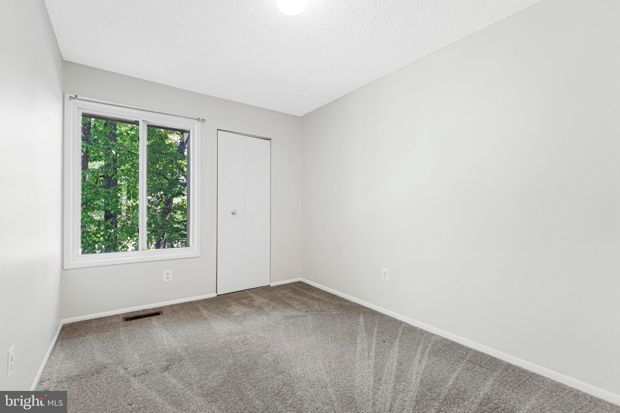 2202 SOUTHGATE SQUARE