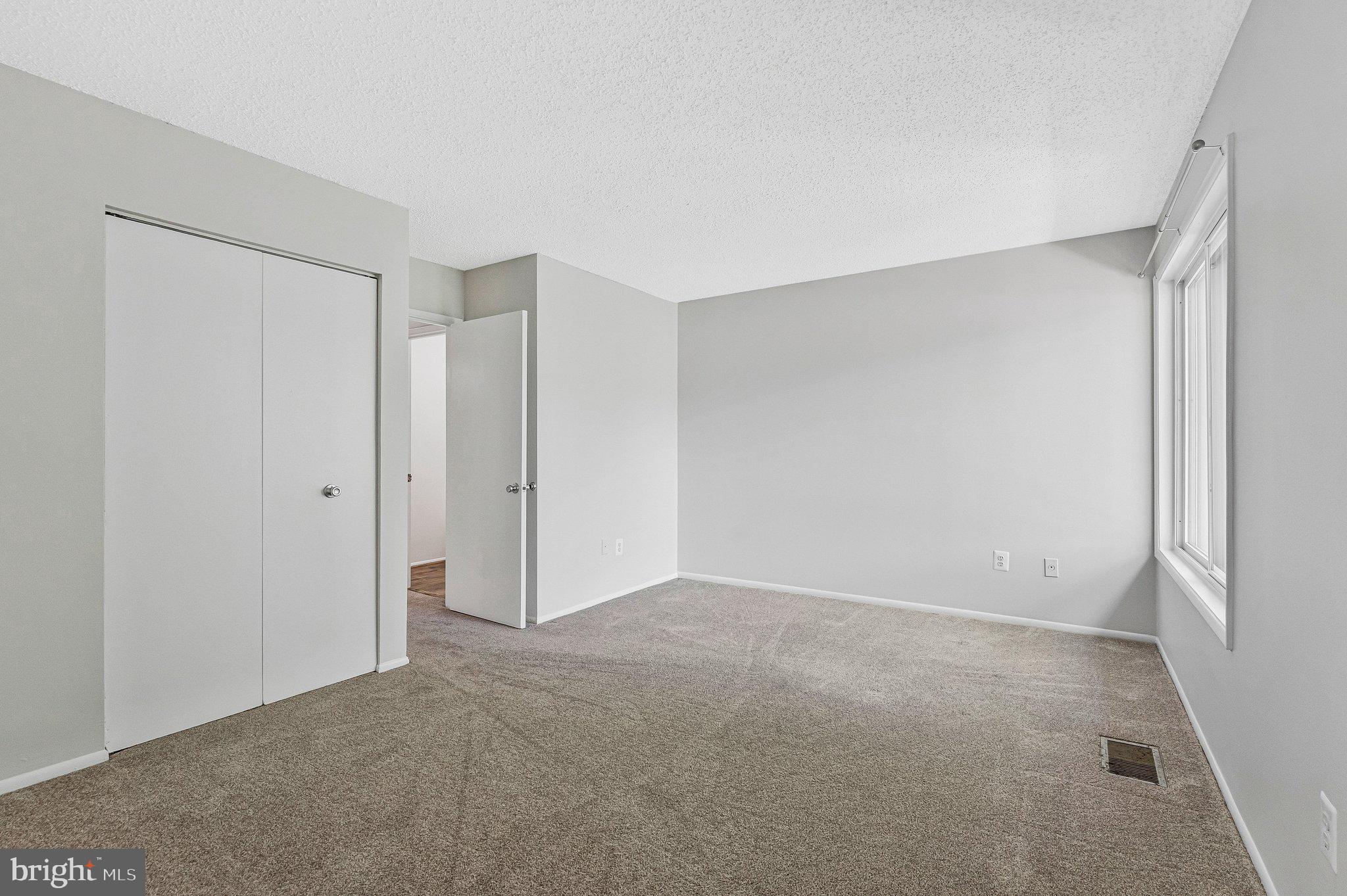 2202 SOUTHGATE SQUARE
