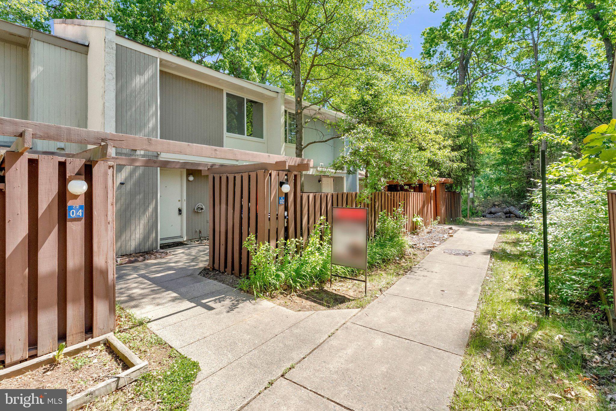 2202 SOUTHGATE SQUARE