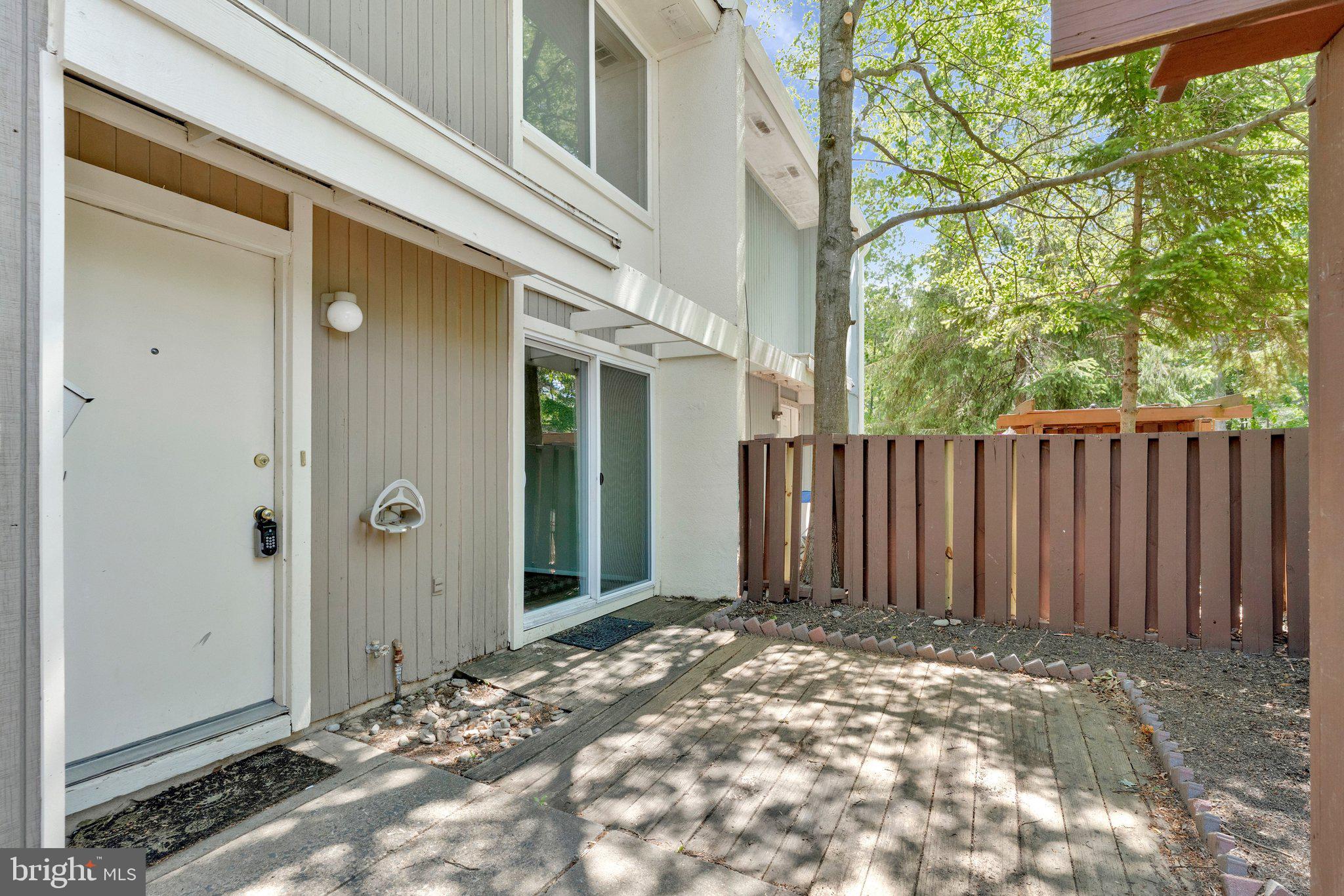 2202 SOUTHGATE SQUARE