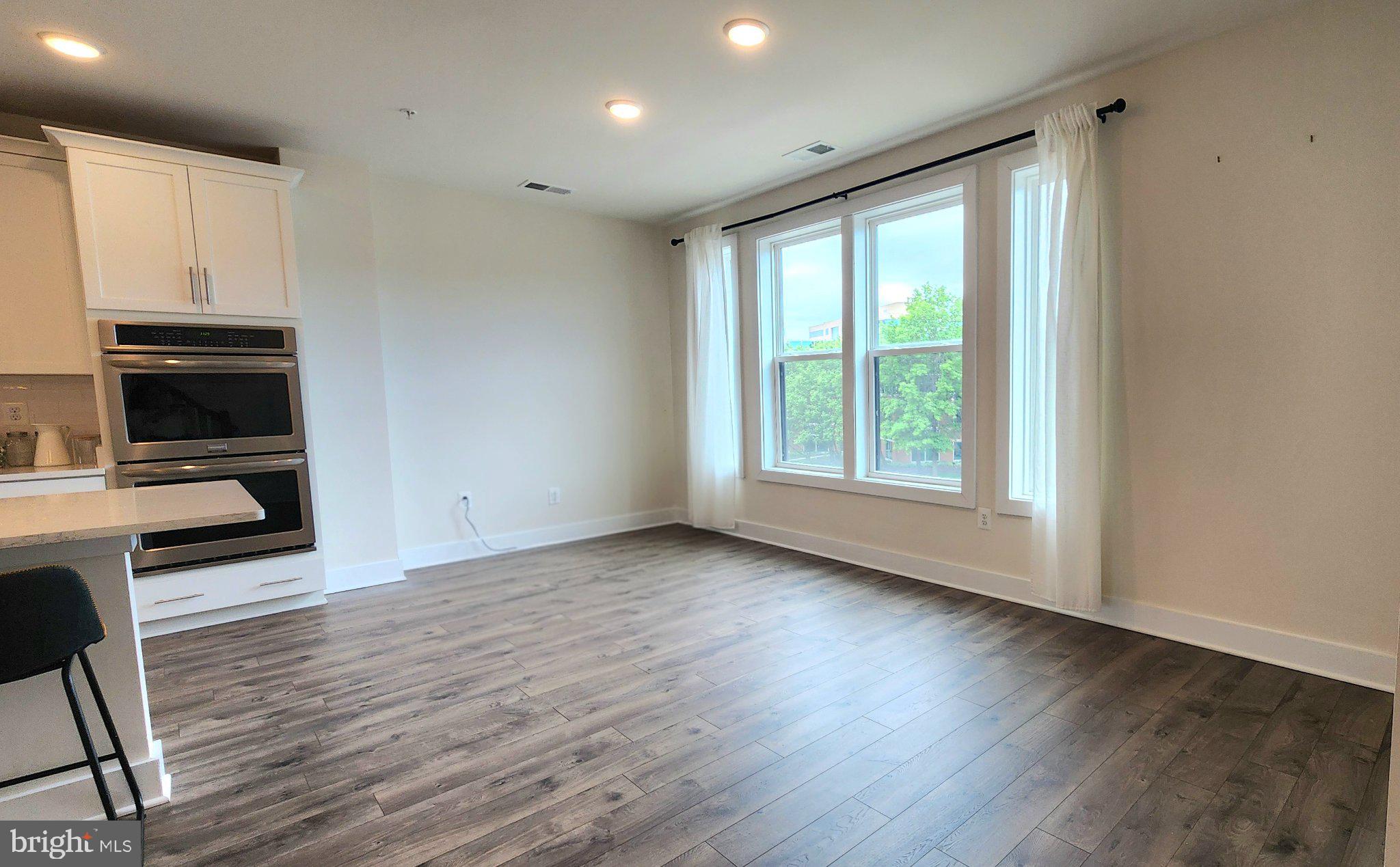 206 VAN BUREN STREET 29