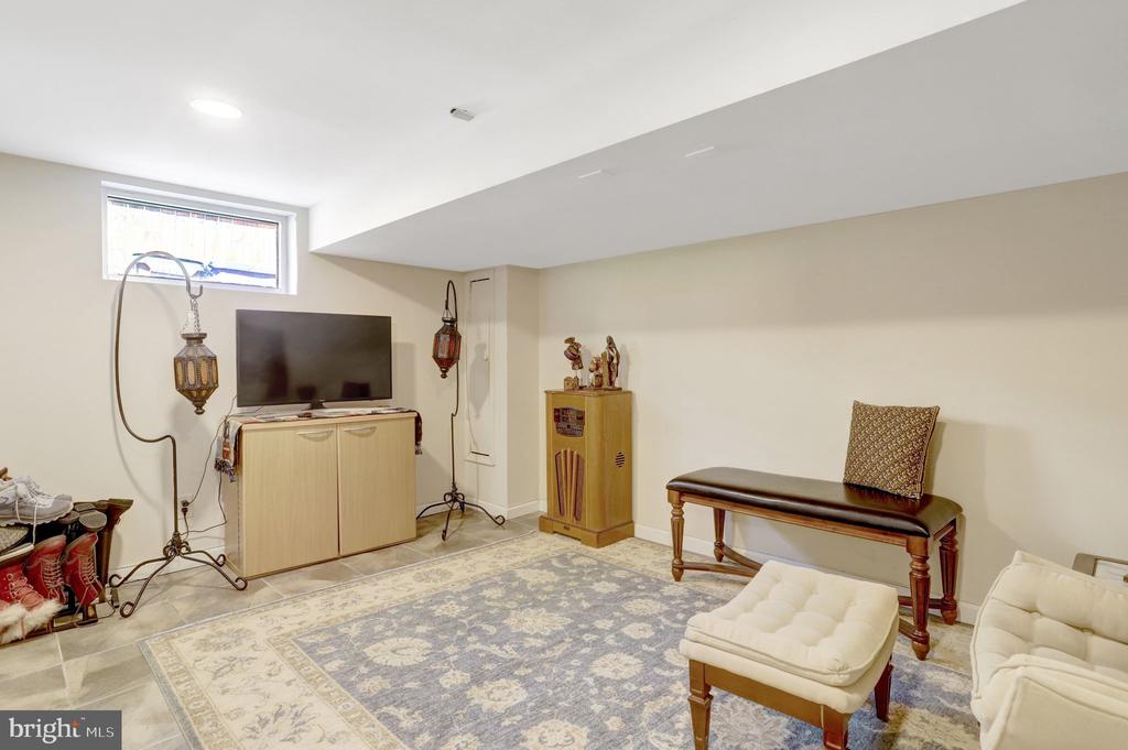 2850 BROOK DRIVE