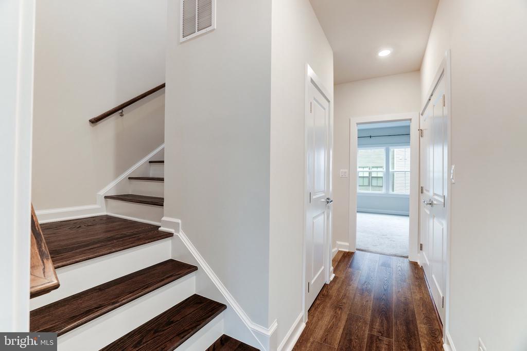 13036 HATTONTOWN SQUARE
