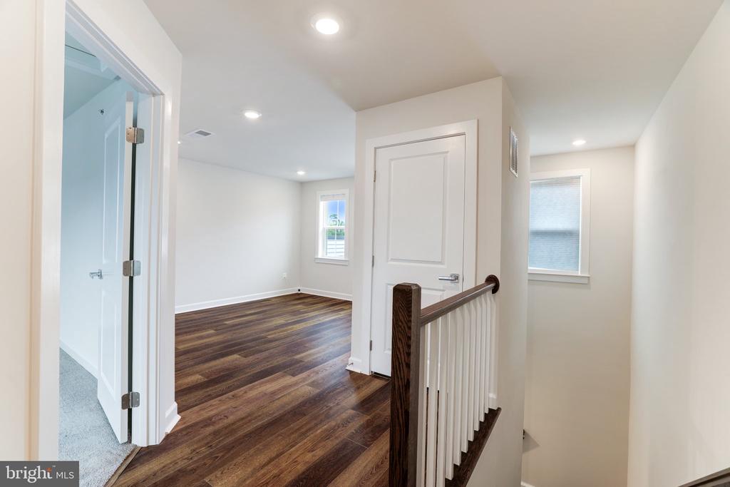 13036 HATTONTOWN SQUARE