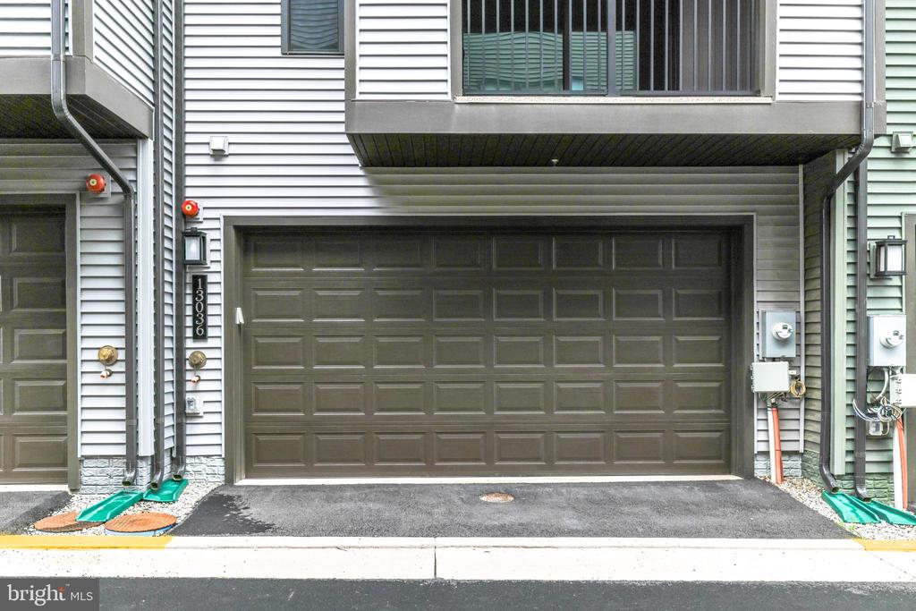 13036 HATTONTOWN SQUARE