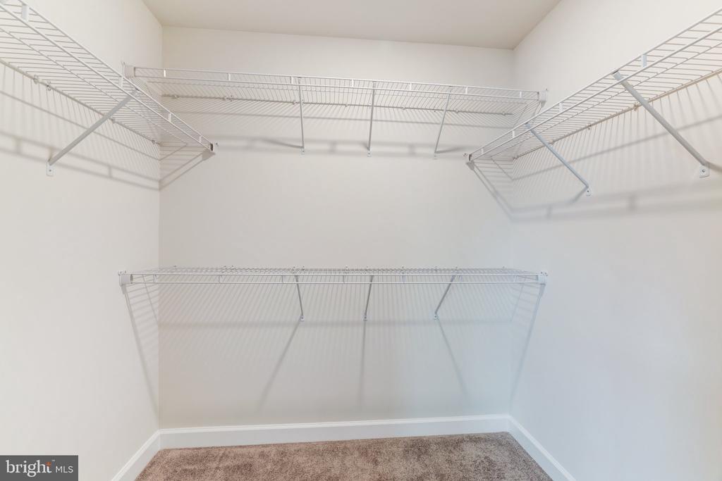13036 HATTONTOWN SQUARE