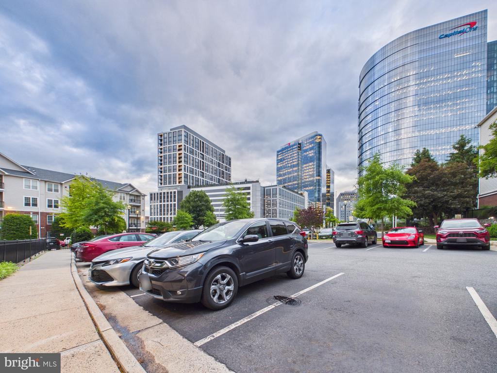 1601 SPRING DRIVE 1307