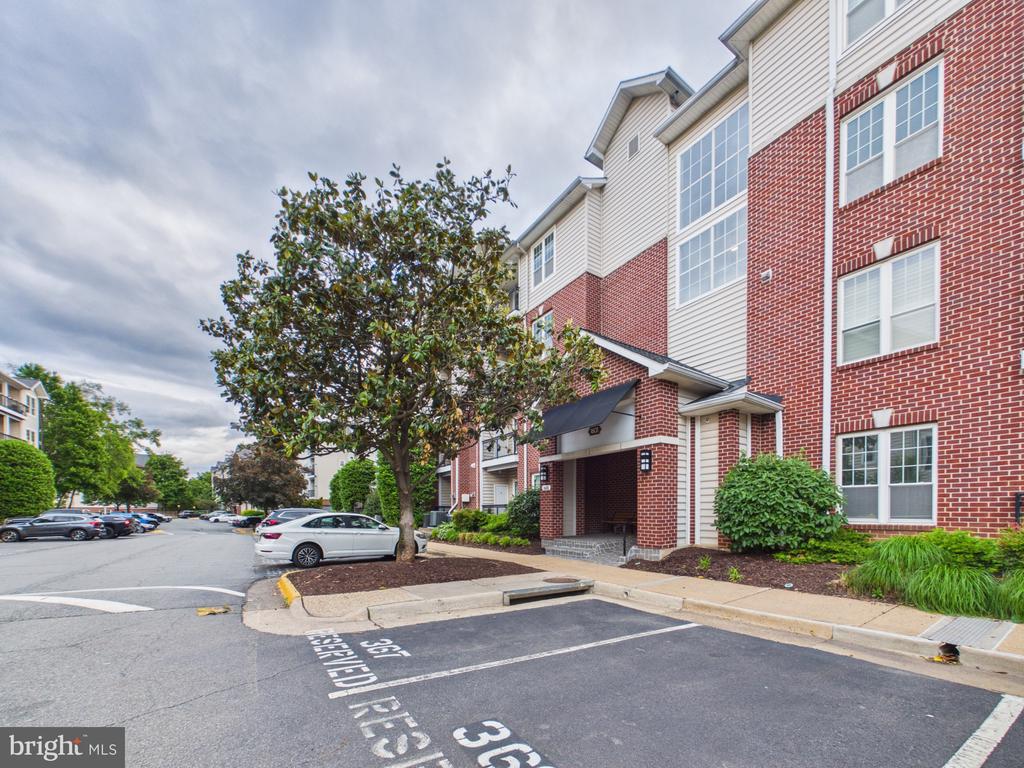 1601 SPRING DRIVE 1307