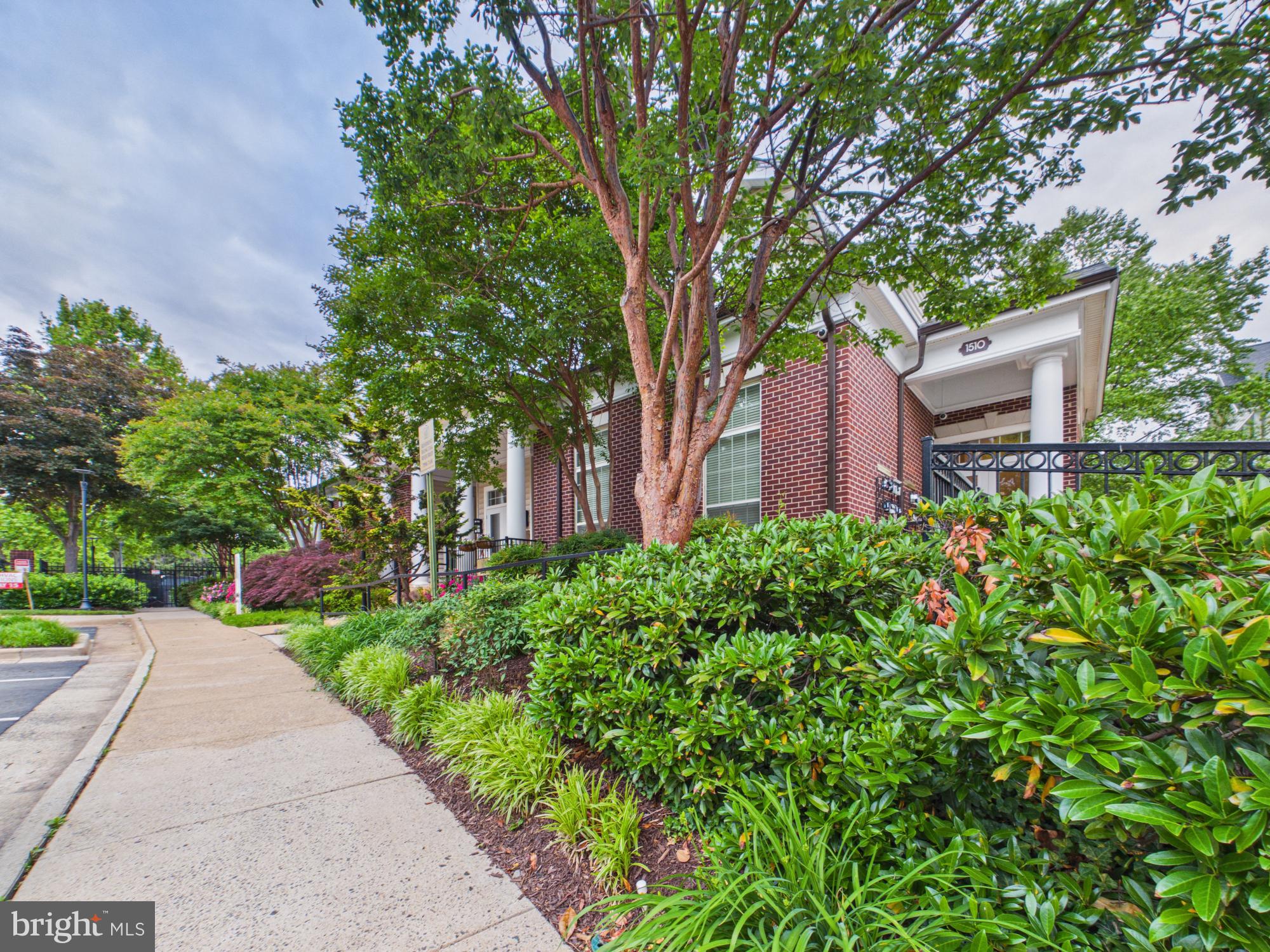 1601 SPRING DRIVE 1307